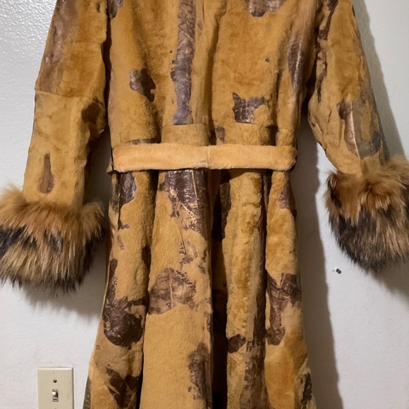 Fur coat - Picture 3 of 3